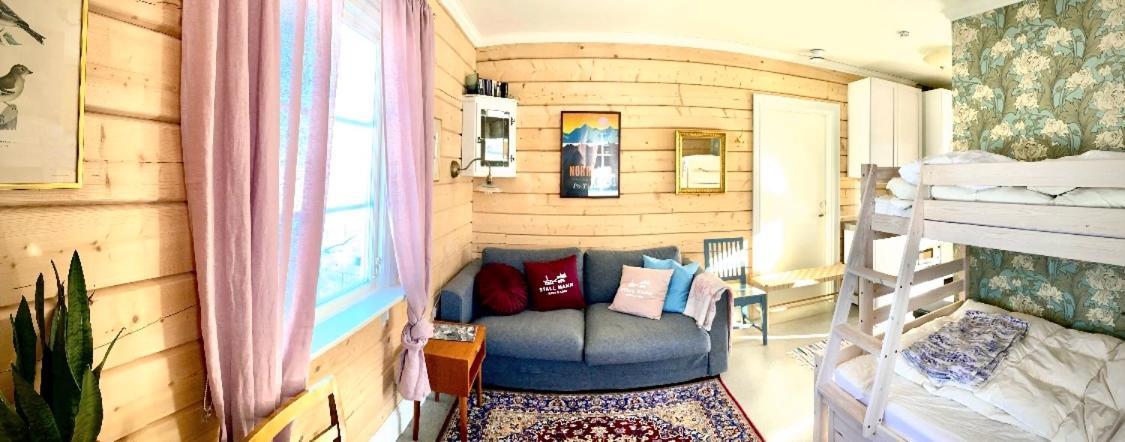 Scenic Small Guesthouse On Horse Farm By The Lake Froso Luaran gambar