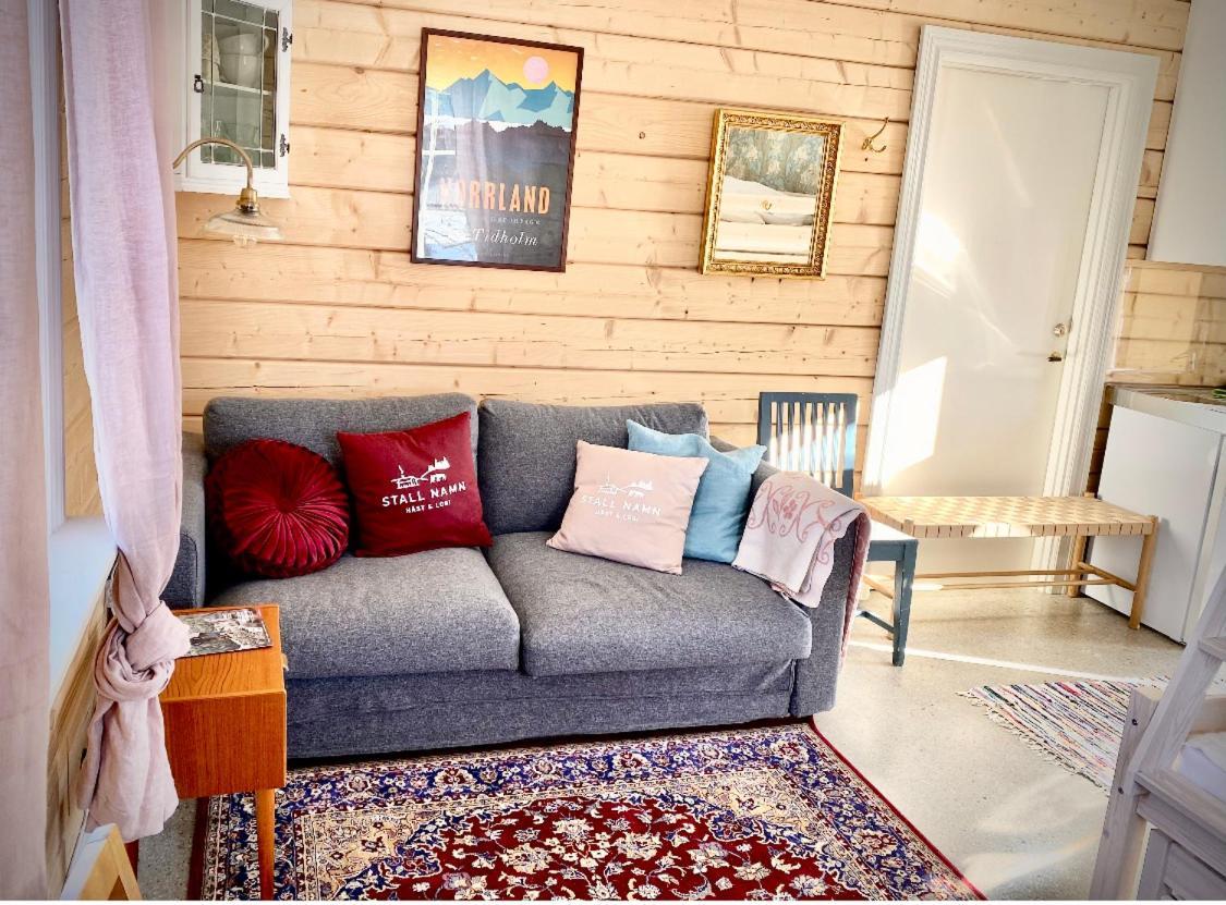 Scenic Small Guesthouse On Horse Farm By The Lake Froso Luaran gambar